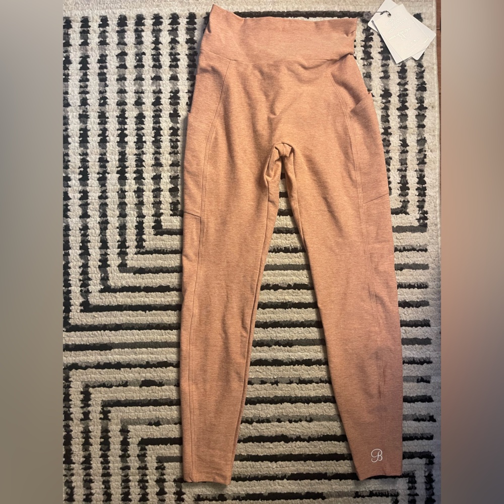 Bombshell Sportswear curves leggings in nude sand size LARGE NWT